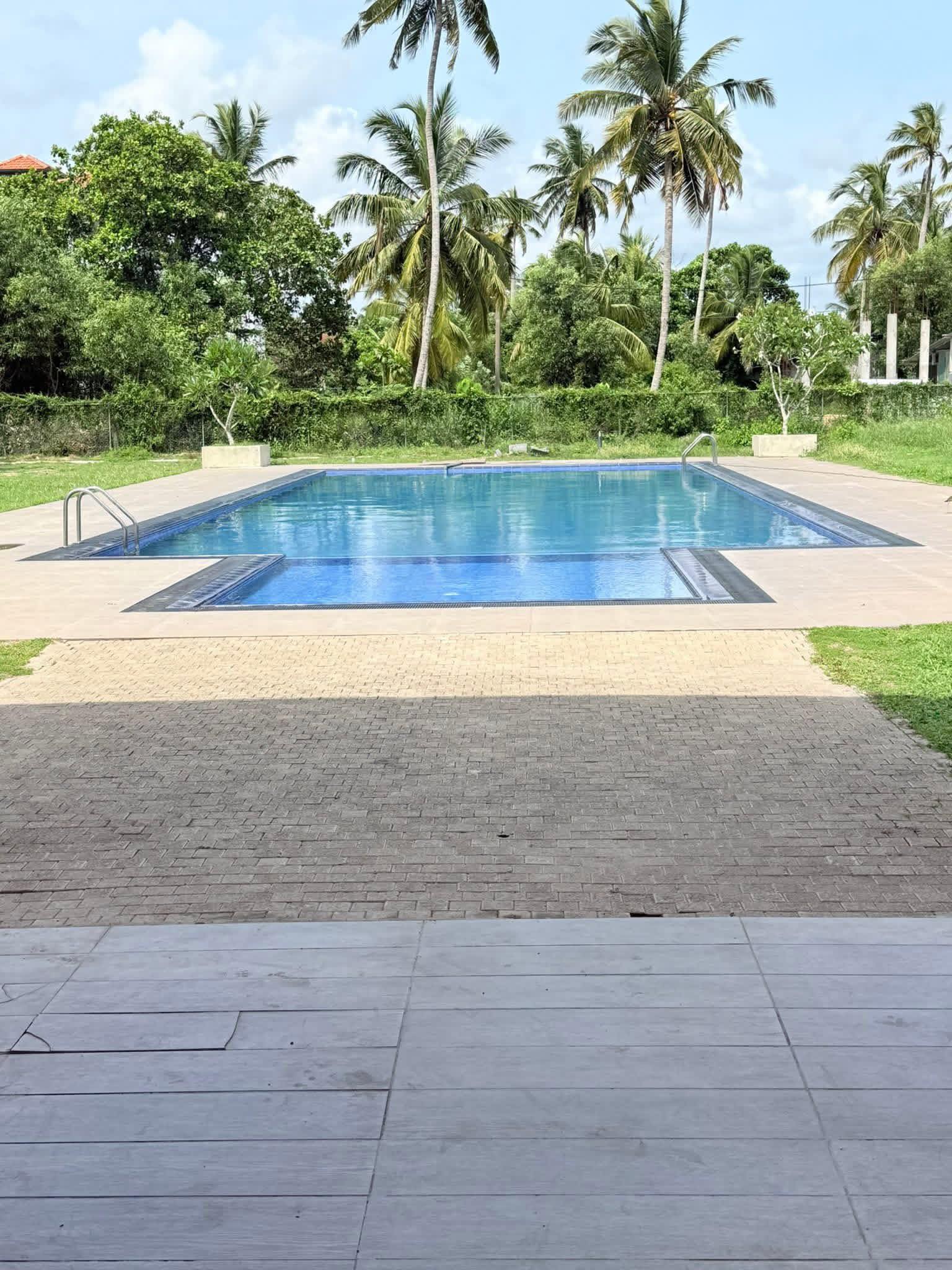 මීගමුව කදිරාන Grand City Home Lands පර්චස් 10.5 හතරැස් ඉඩම