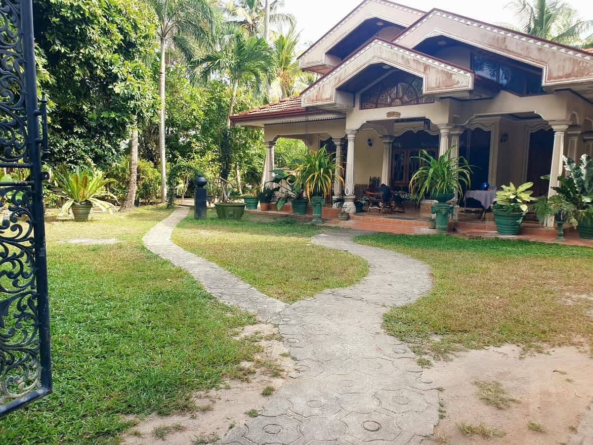 නාත්තන්ඩියෙන් අගනා නිවසක් සහ ඉඩමක්
