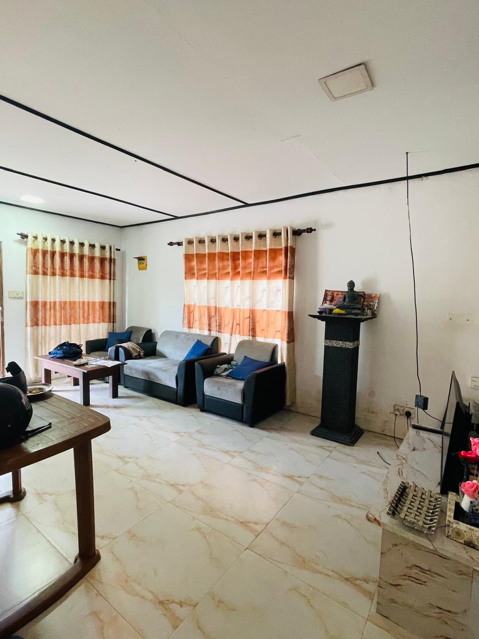 ජා ඇල කාමර 3 ක නිවස ඉතා ඉක්මනින් විකිනීමට.