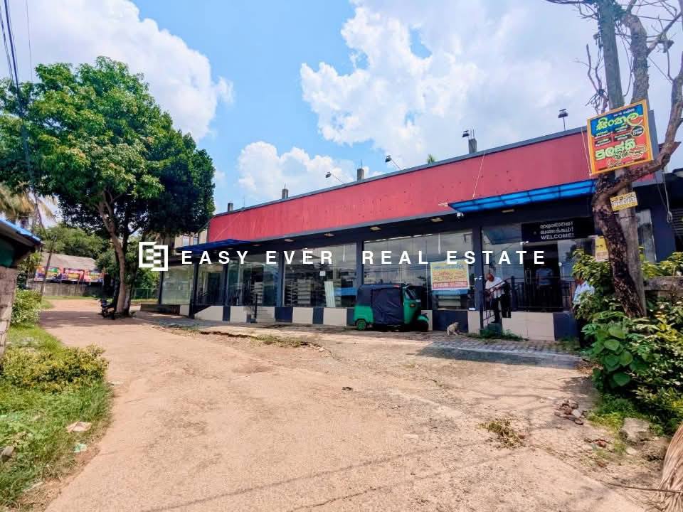 වේයන්ගොඩ නගර මධ්‍යයෙන් / පර්වස් 34/ ව’ අඩි 5000/= /සුපිරි වෙලඳසැල / පර්වස් 23 ක රථ ගාල / මිලියන 125/=