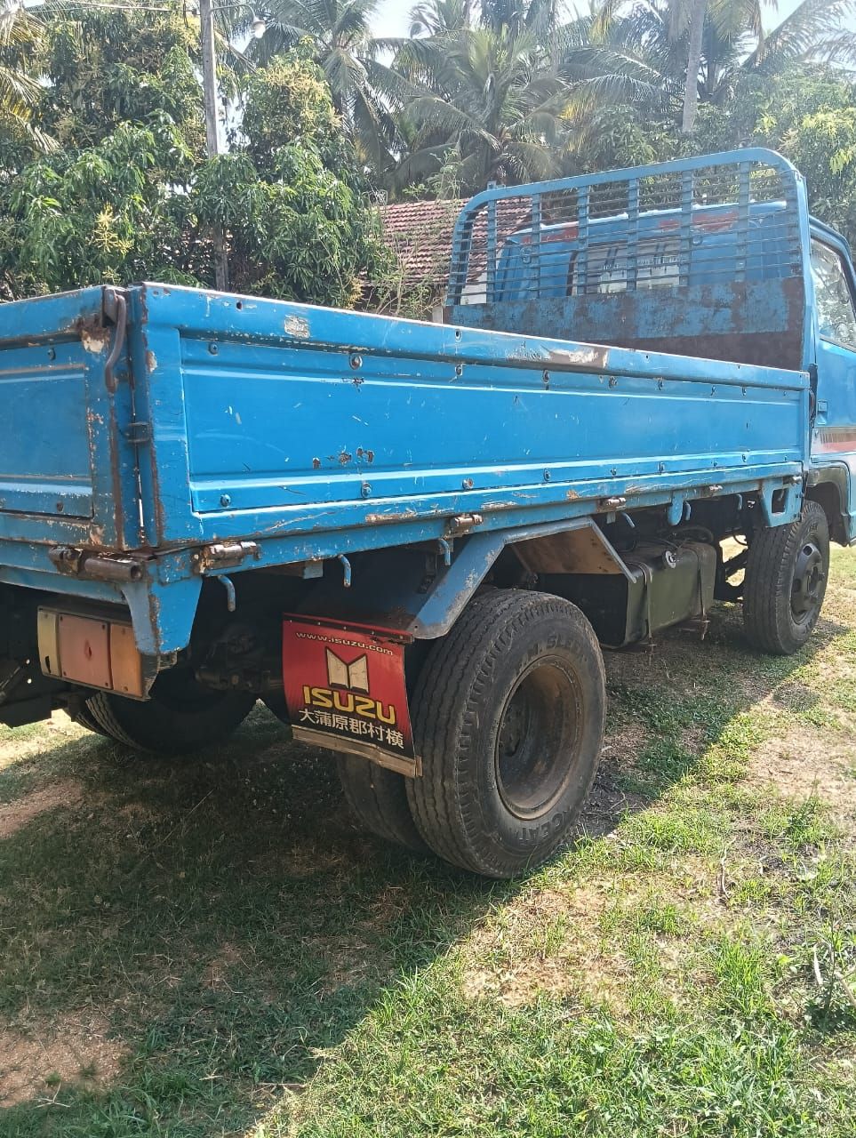 Isuzu elf 250