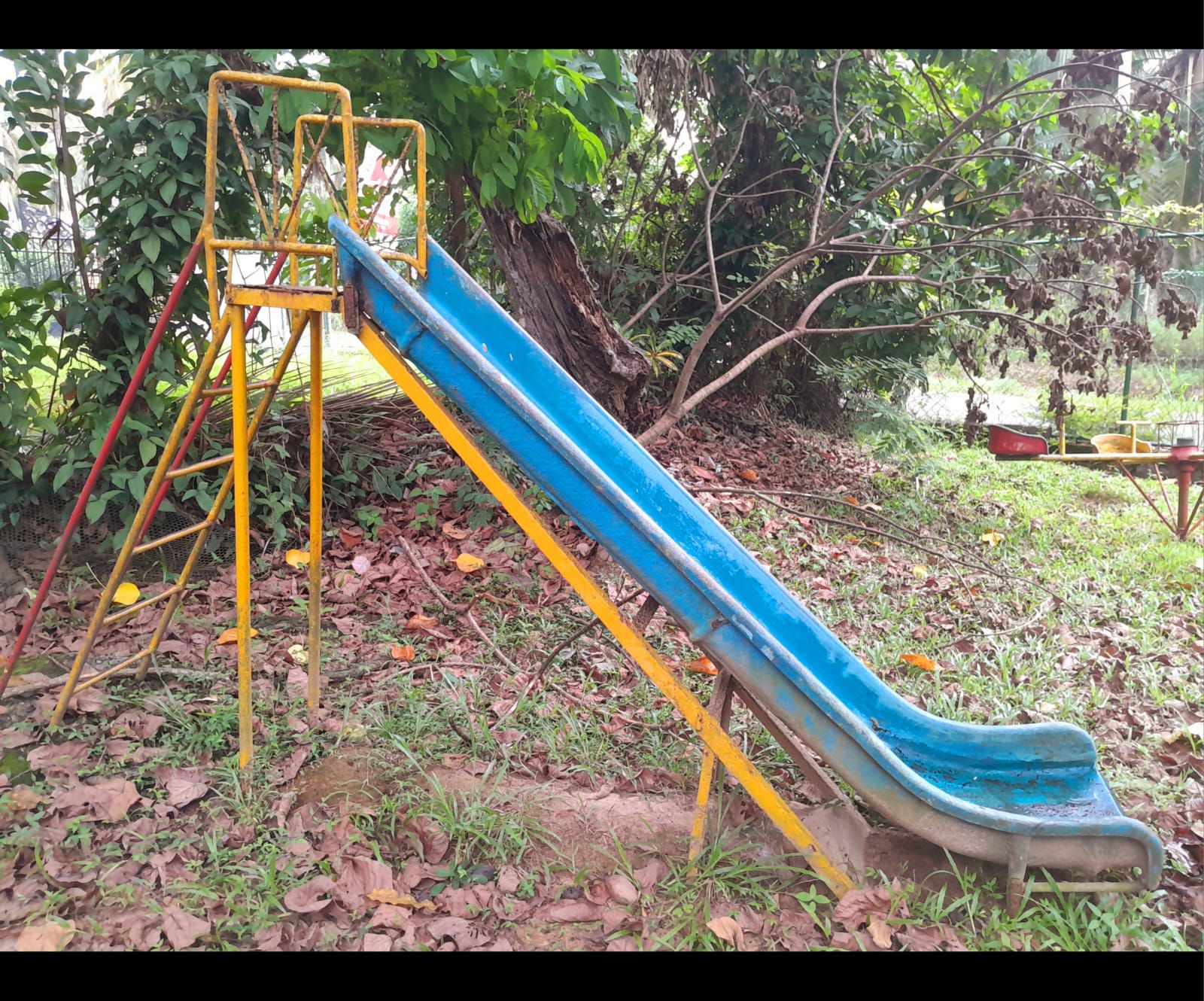 සෙල්ලම් උපකරන සහ අමානෝ පියස්ස විකිනීමට