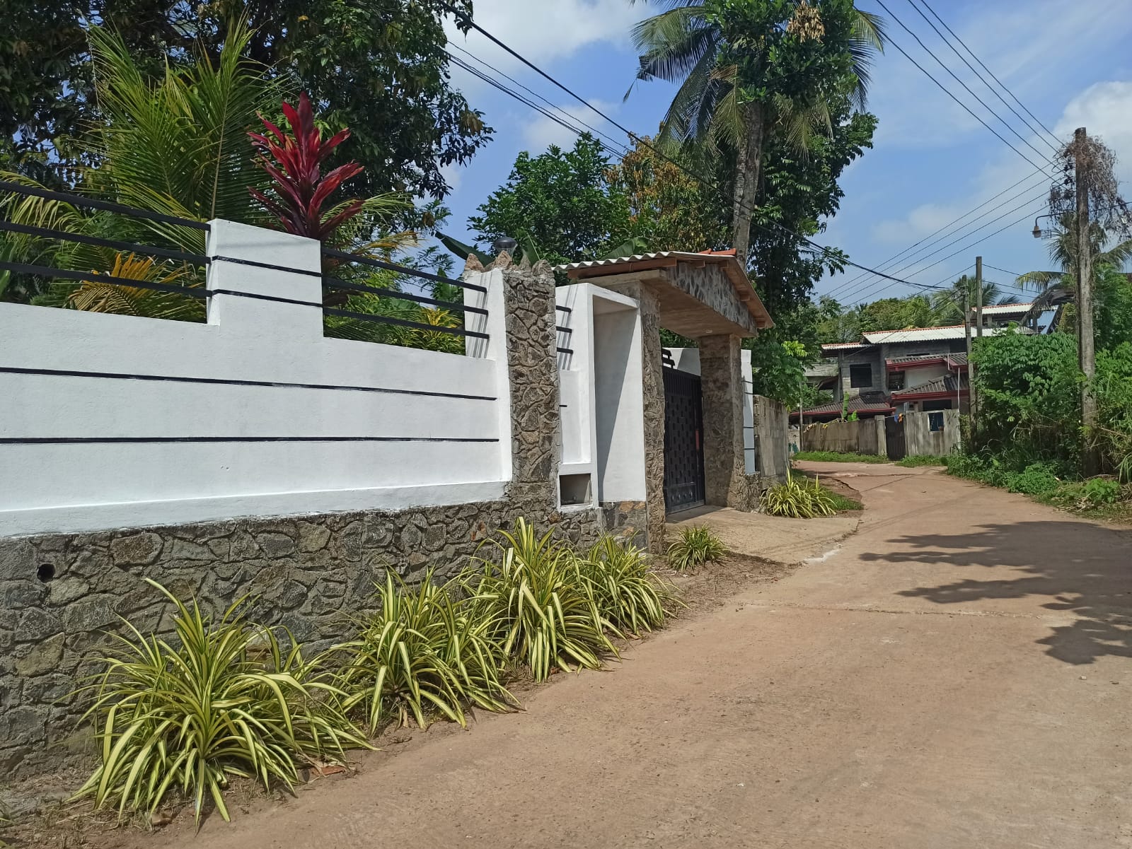 ජා-ඇල නිදන කාමර 4 නිවසක් විකිණීමට