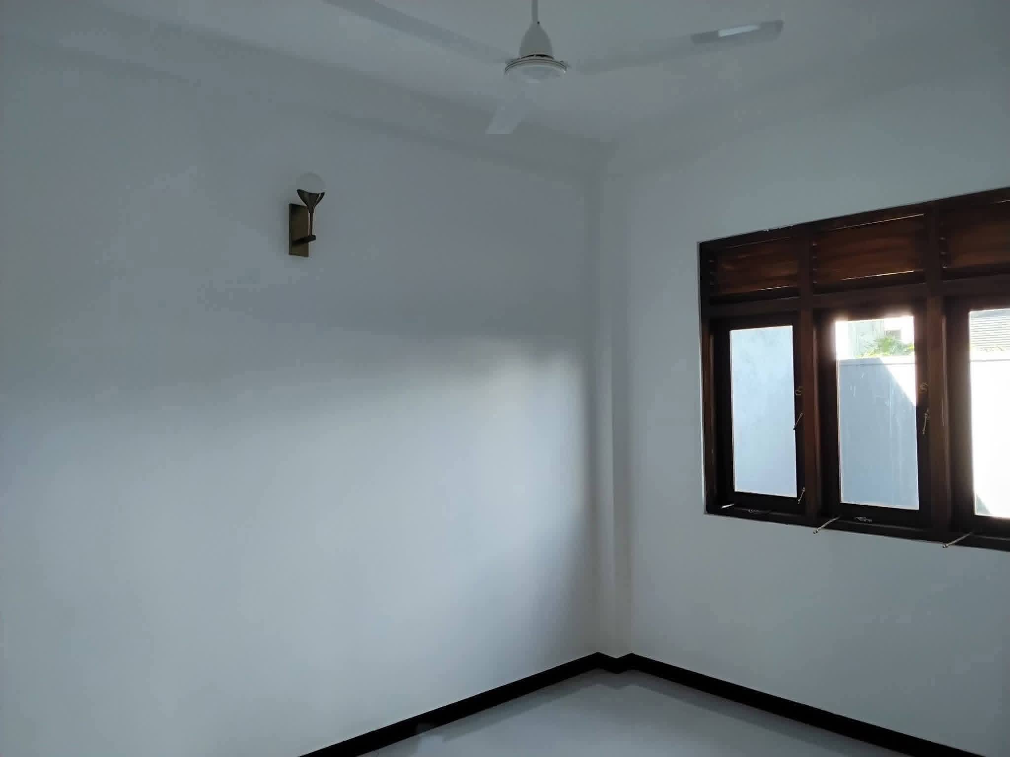 හෝමාගම,, ගොඩගම නගර ආසන්නයේ, සියලුම නවීන පහසුකම් සහිතව ඉදිකළ දෙමහල් නිවස විකිණීමට ඇත. නිරවුල් ඔප්පු, අනුමත සැලසුම් සහිත නිවසක්