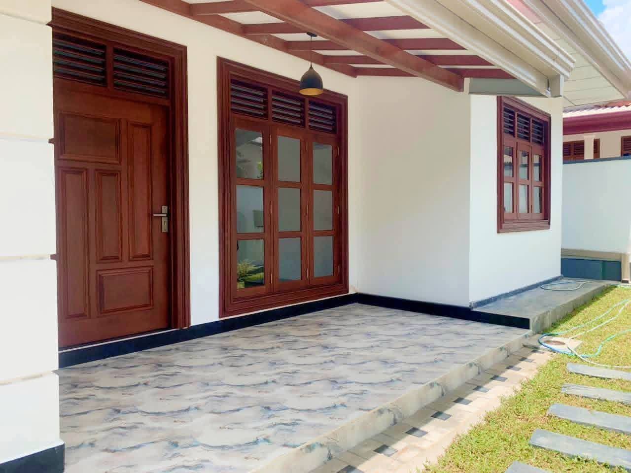 හෝමාගම හල්බරාවේ අංග සමිපුර්න ( වැඩ අවසන් අදියර ) පදිංචි නොවූ නිවස විකිනිමට.