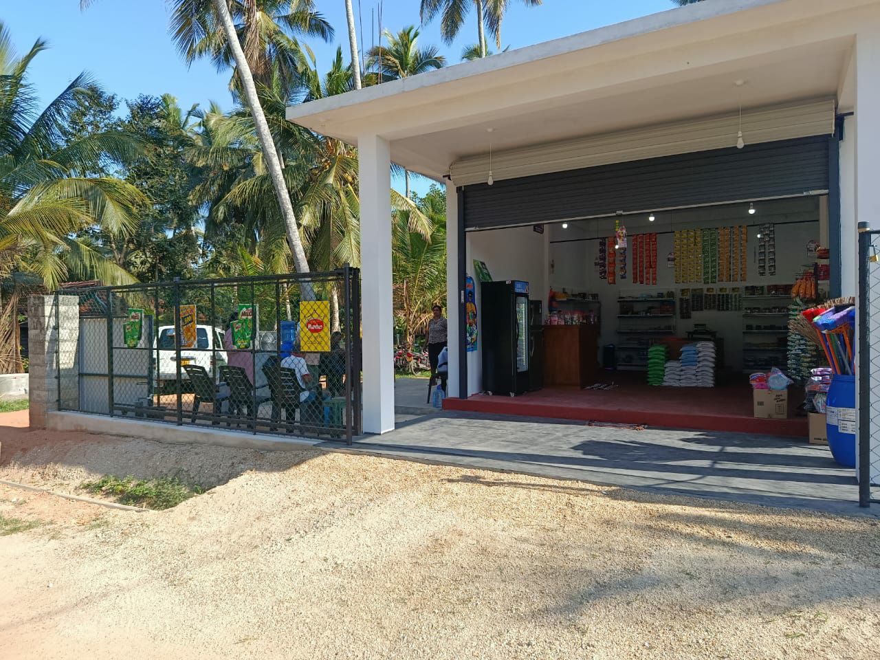 දැනට පවත්වාගෙනයන ව්‍යාපාරික ස්ථානයක් විකිණීමට. ( සිල්ලර බඩු) වාරියපොළ, රබාවැව පිහිටා ඇති මෙම කඩකාමරය ඉක්මනින් විකිණීමට.