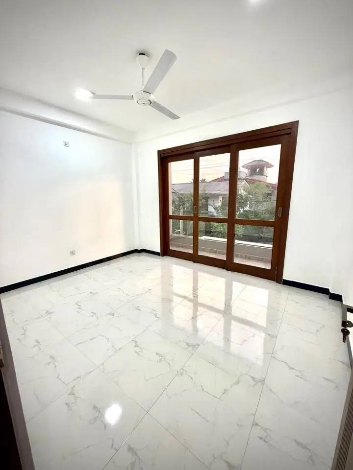Modern Luxury Living in Athurugiriya