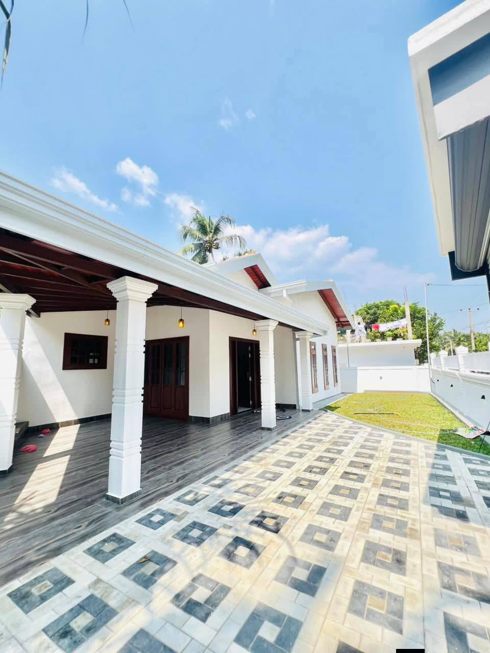 හෝමාගම මාදුලාවේ පදිංචි නොවූ නව නිවසක් විකිනිමට