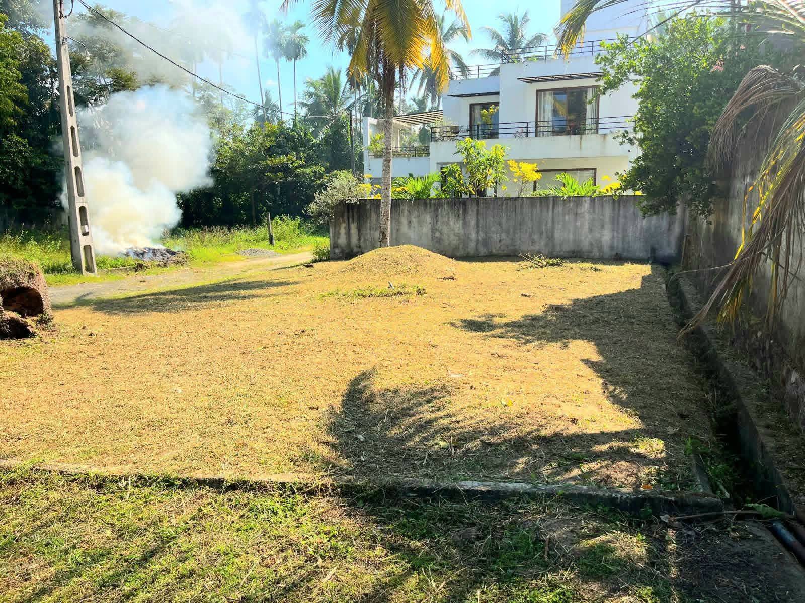 Land For Sale In Athurugiriya.