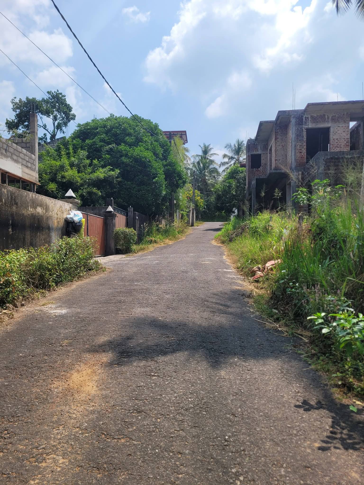 මාලඹේ – අතුරුගිරියෙන් සුපිරි වටිනා ඉඩමක් විකිණීමට!