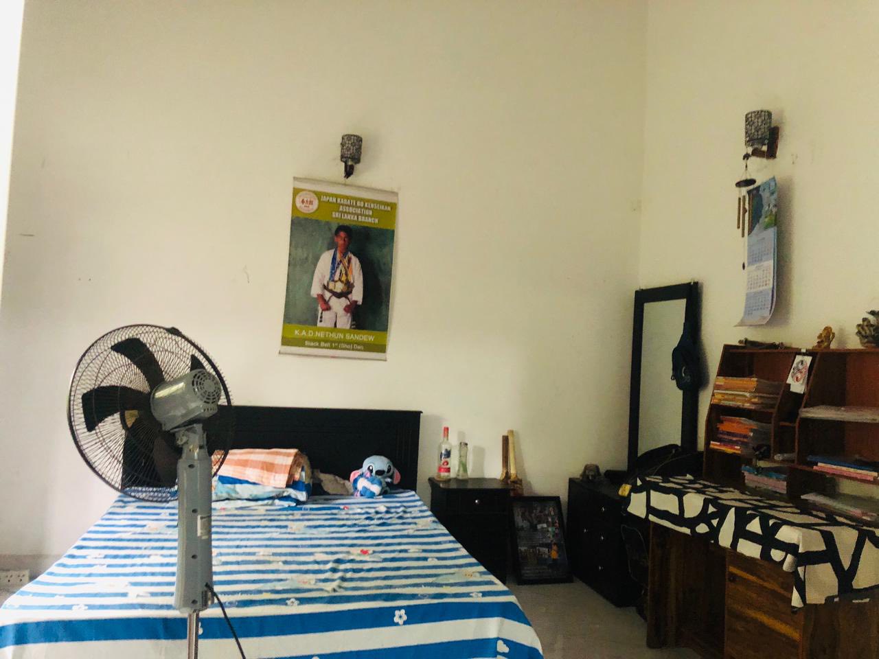 අංගසම්පූර්ණ නවීන මාදිලියේ දෙමහල් නිවස ඉතා ඉක්මනින් විකිණීමට