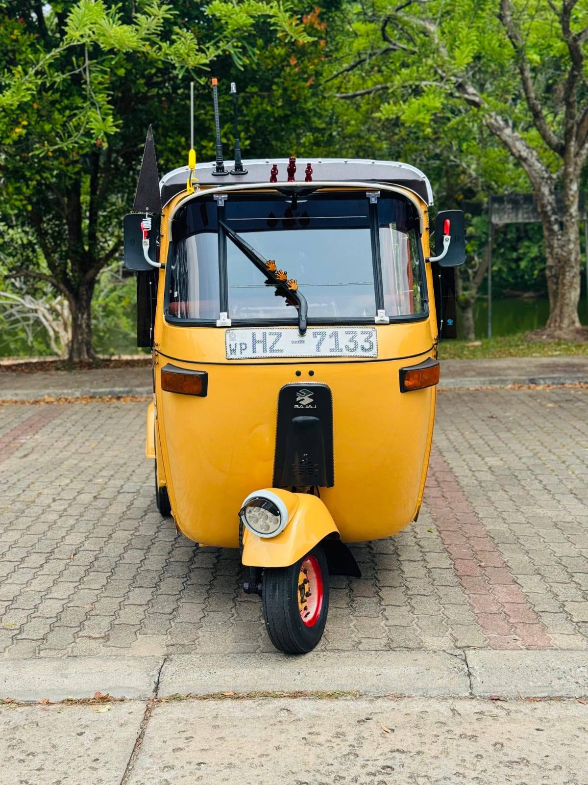 Bajaj RE 2 Stroke