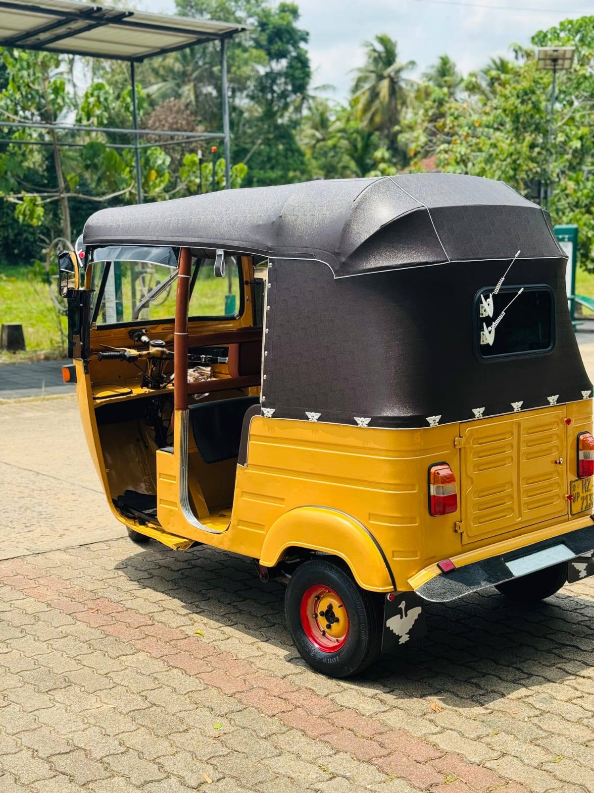 Bajaj RE 2 Stroke