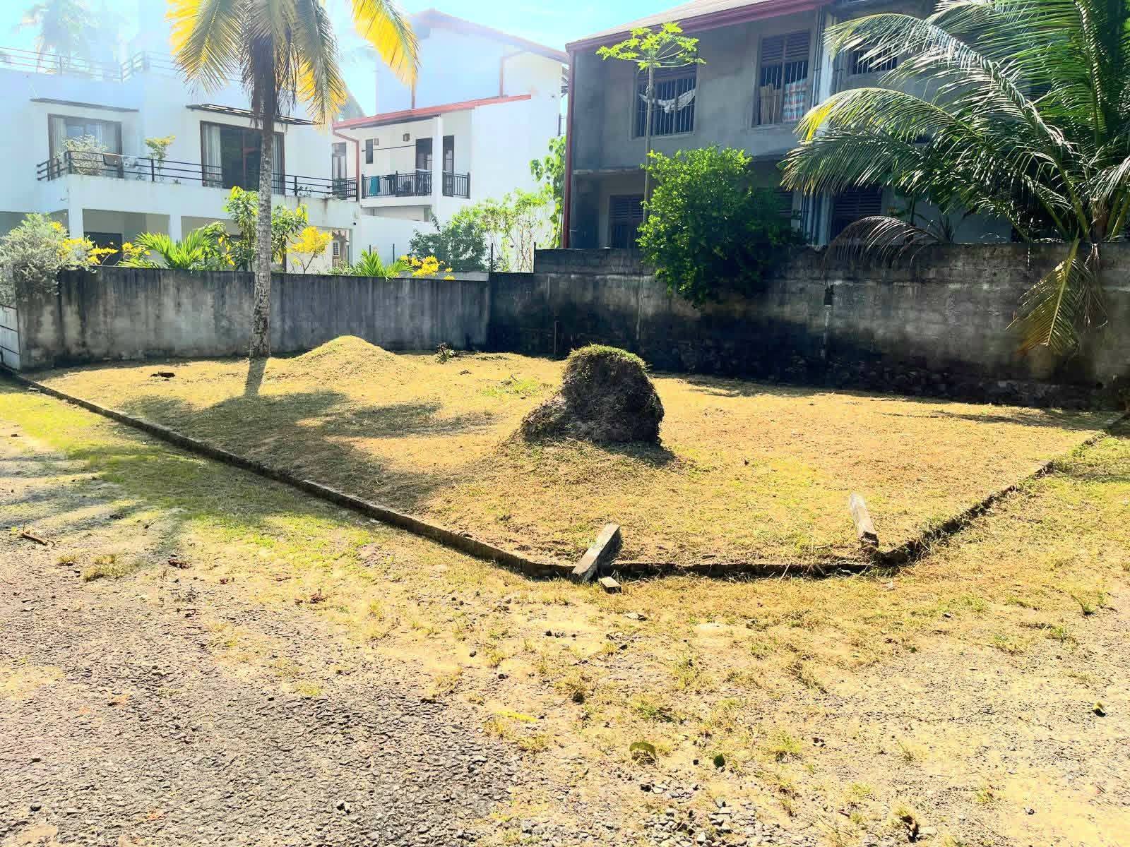 Land For Sale In Athurugiriya.