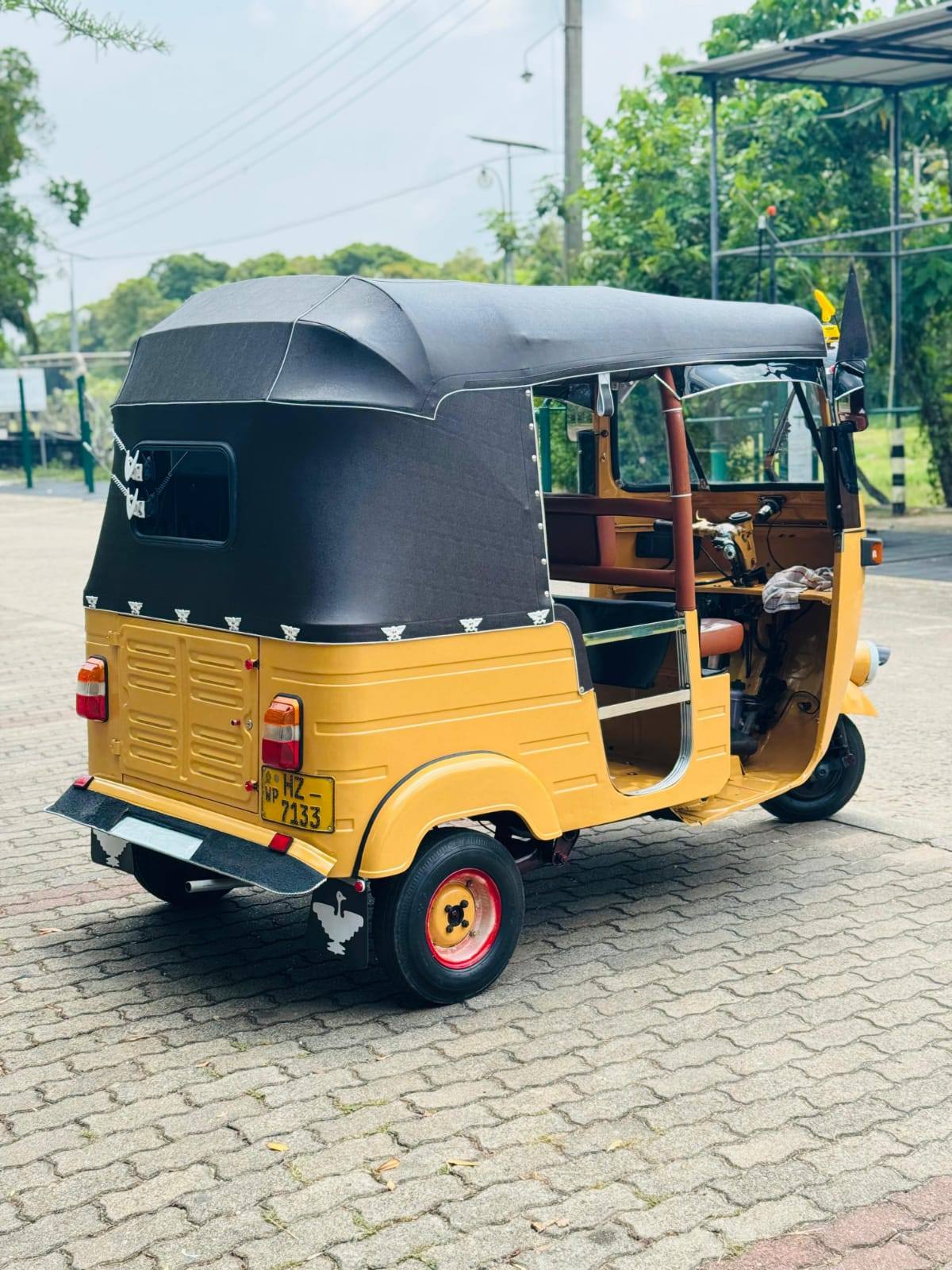 Bajaj RE 2 Stroke