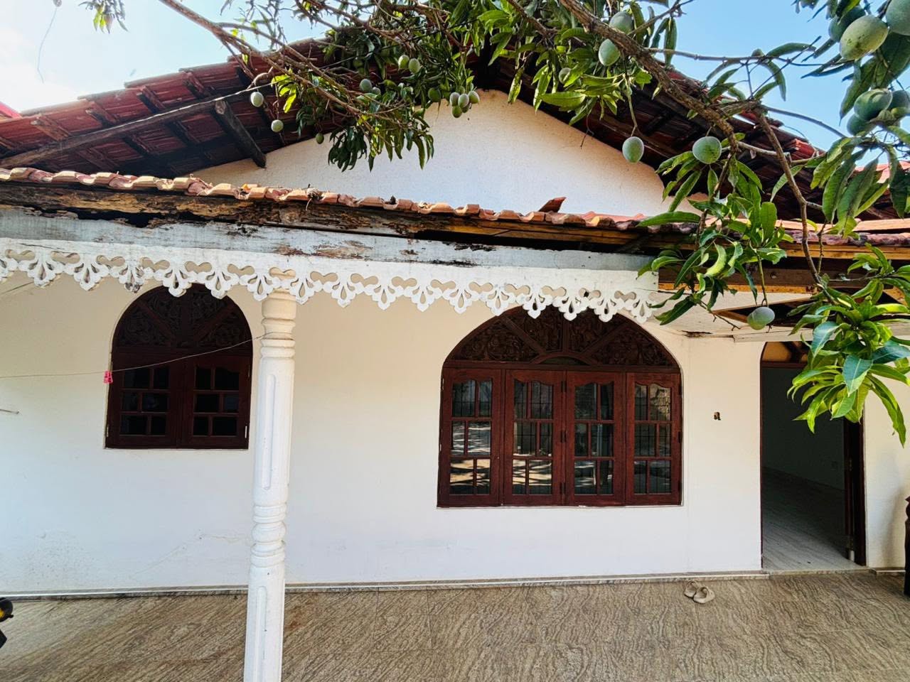 සීදූව – ලියනගේ මුල්ල ප්‍රදේශයෙන් අංගසම්පූර්ණ නිවසක් සහිත ඉඩමක් විකිණීමට ඇත.