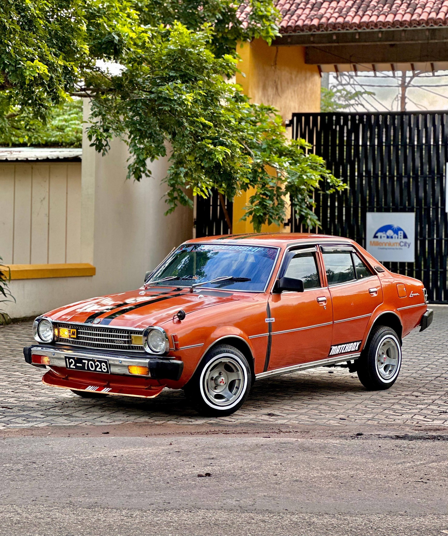 Mitsubishi Lancer Flat Light (A72)