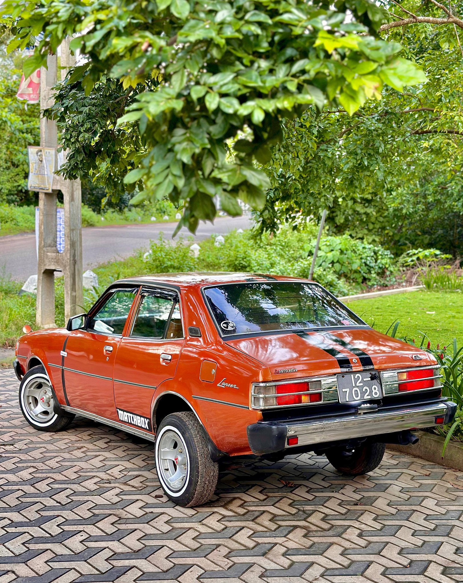 Mitsubishi Lancer Flat Light (A72)