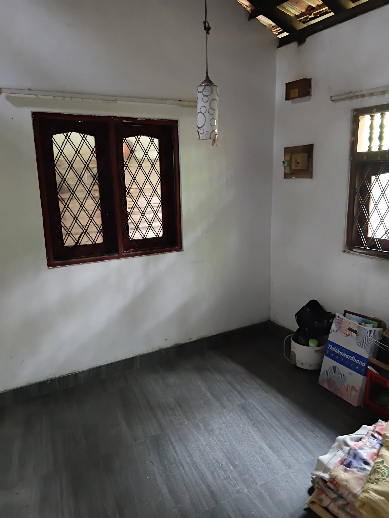 නිවසක් කුලියට දීමට ඇත….