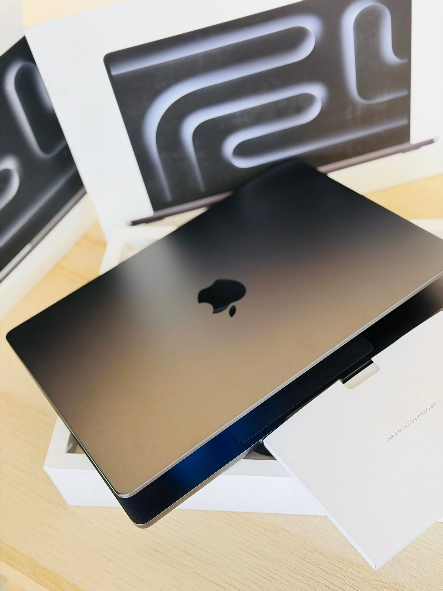 Apple MacBook Pro M5 14″Inch 16GB/1TB BRANDNEW 2025