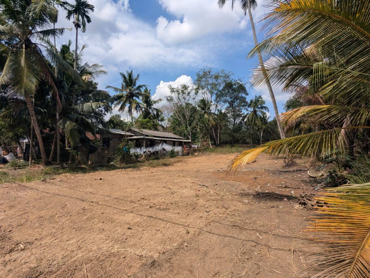 පර්චස් 17 ඉඩම ‎ගිරිවුල්ල මත්තේගම ප්‍රදේශයෙන් අයෝජනය කරන්න.