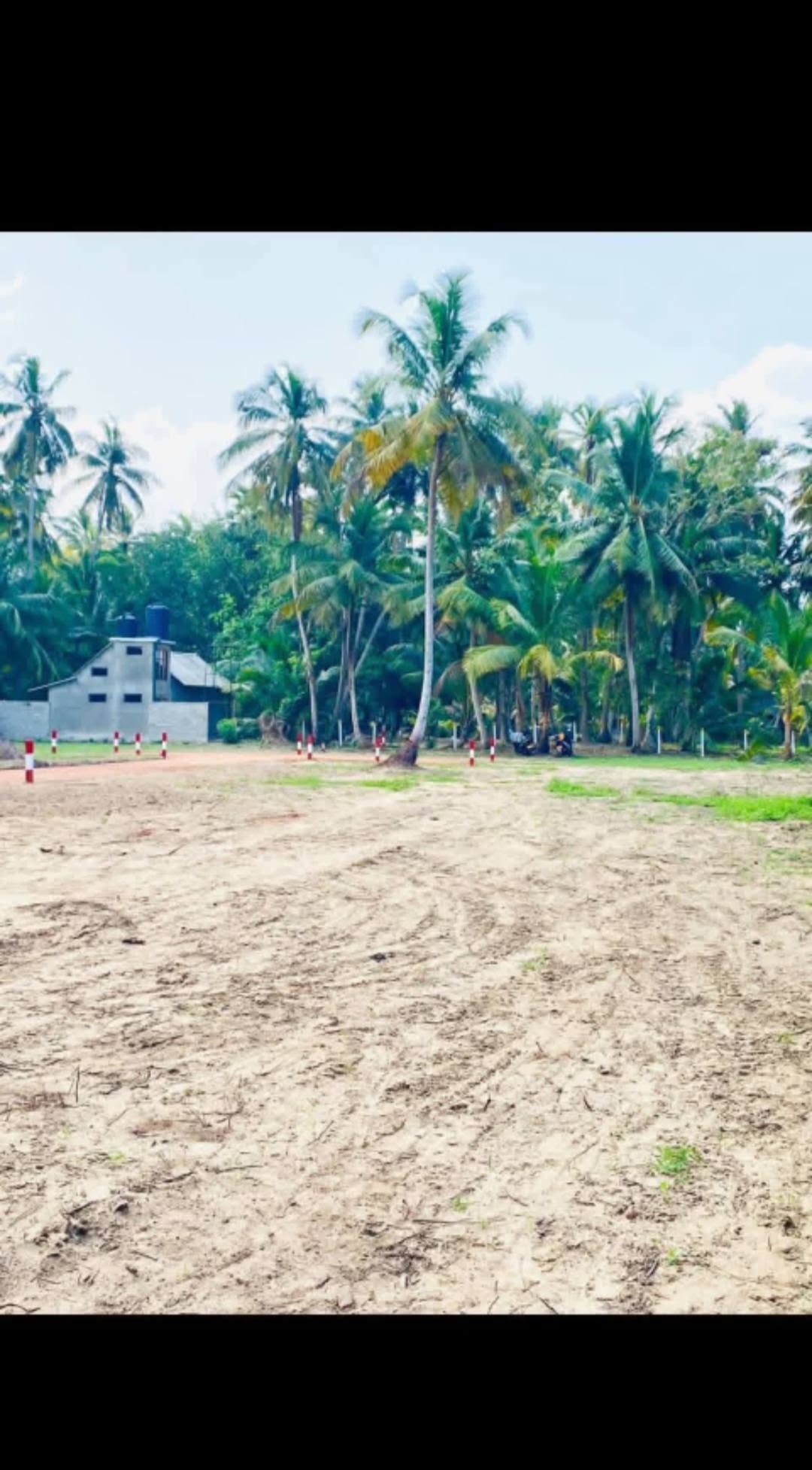 හලාවත පම්බලින් පර්චස් 17 බිම් කොටස් 2ක් විකිනීමට