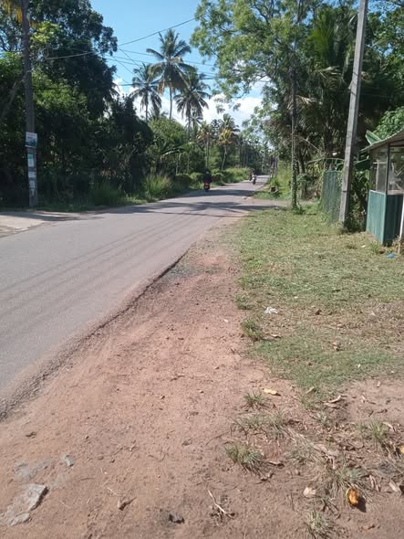 මෙම කඩ කාමර දෙක සහා පර්චස් 20 විකිණීමට ඇත