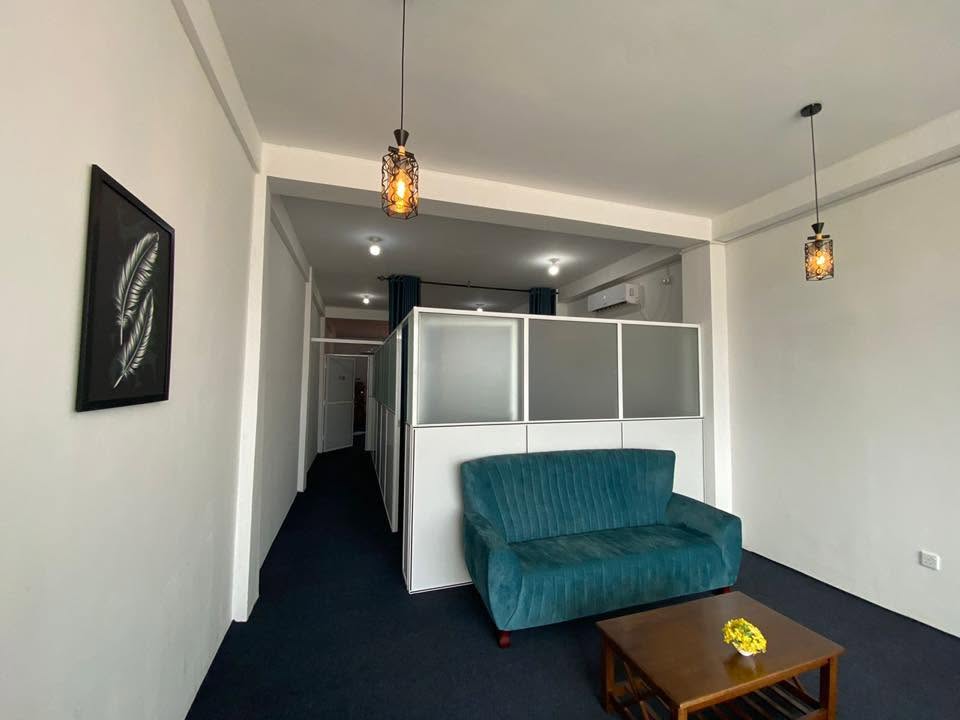 Upstairs Commercial Shop for Rent – Prime Location in Negombo!