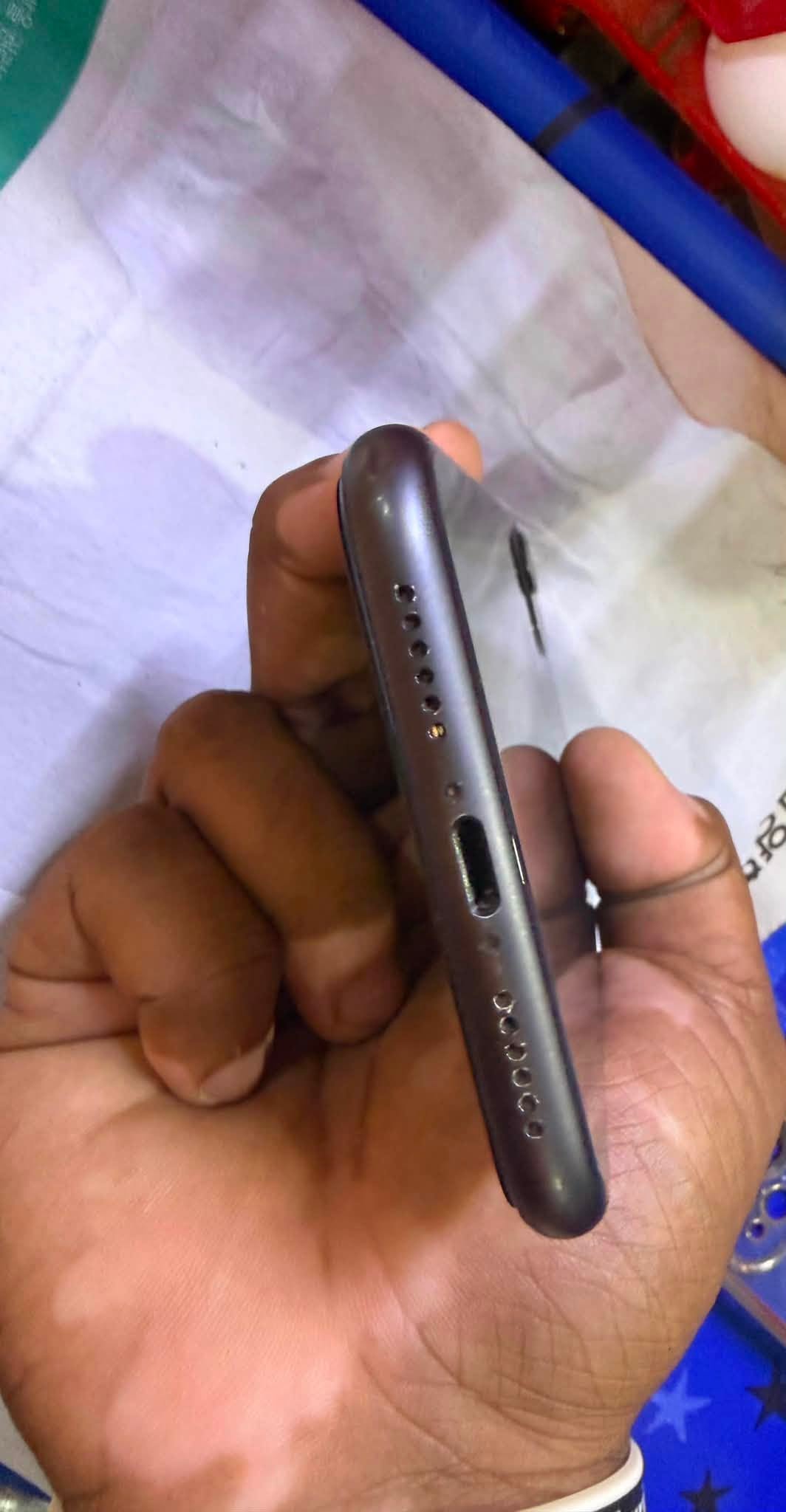 iPhone 11 (128GB) – Mint Condition 