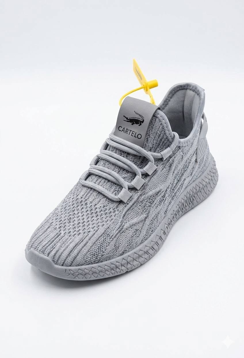 SPORTS SHOES