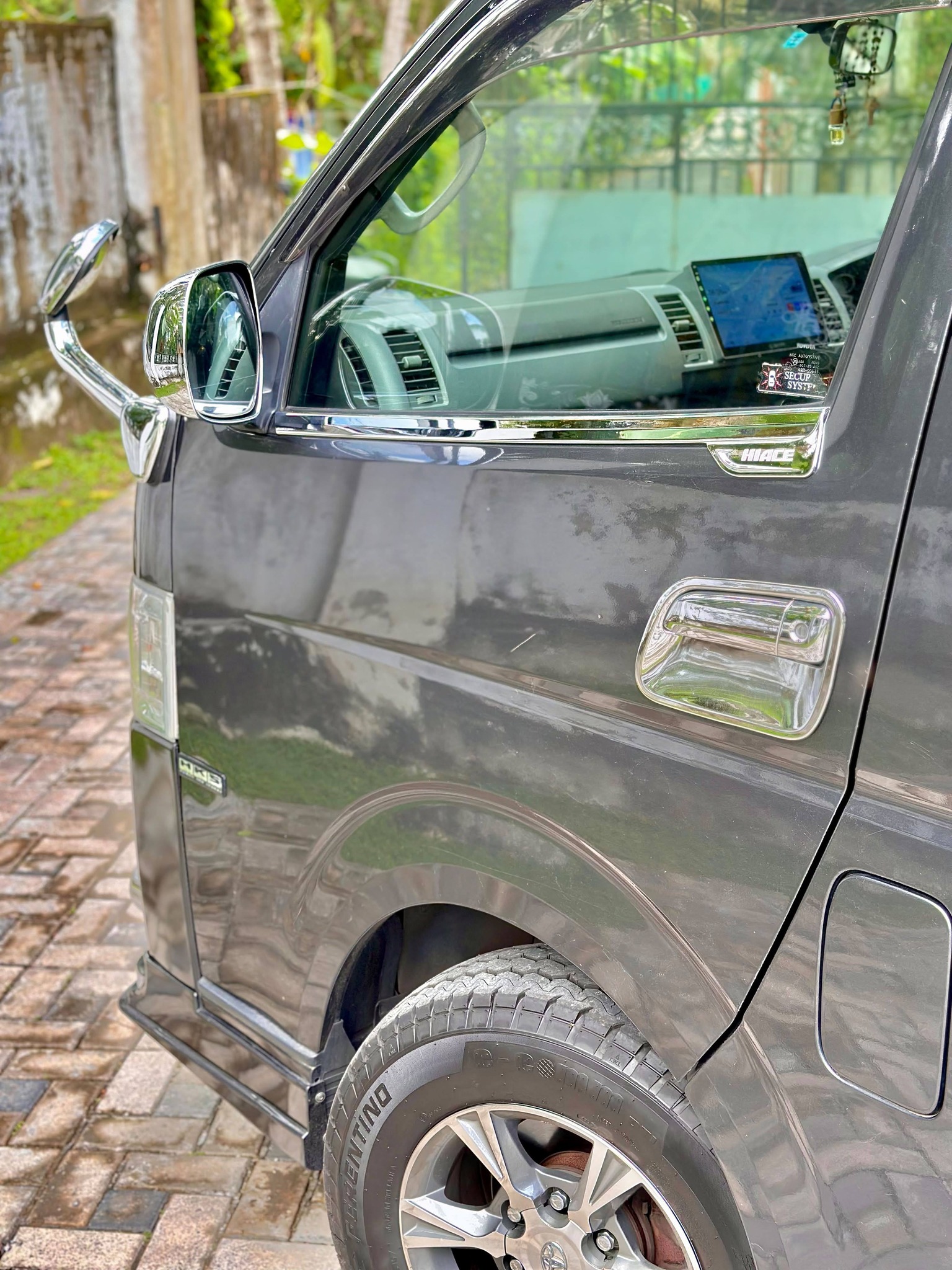 Toyota TRH Super GL 