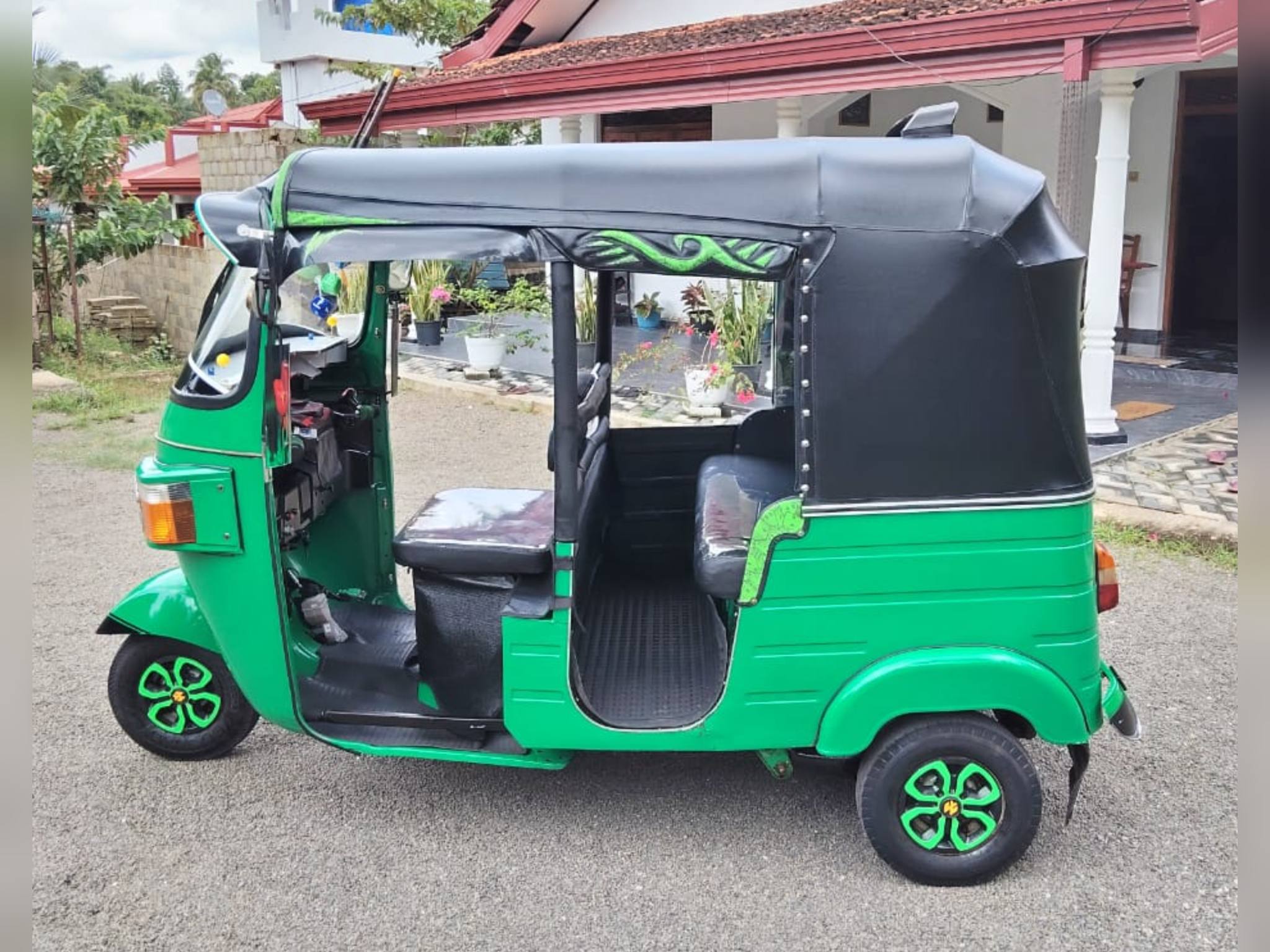 Bajaj 4 stroke 2010