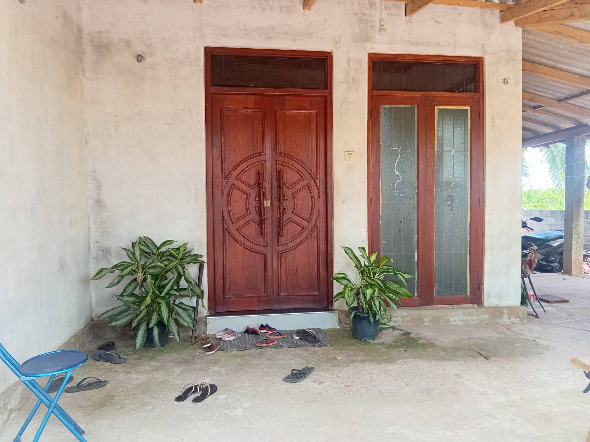 කොච්චිකඩේ ඇත්ගාල නිස්කලංක පරිසරයක පිහිටි නිවස විකිනීමට.
