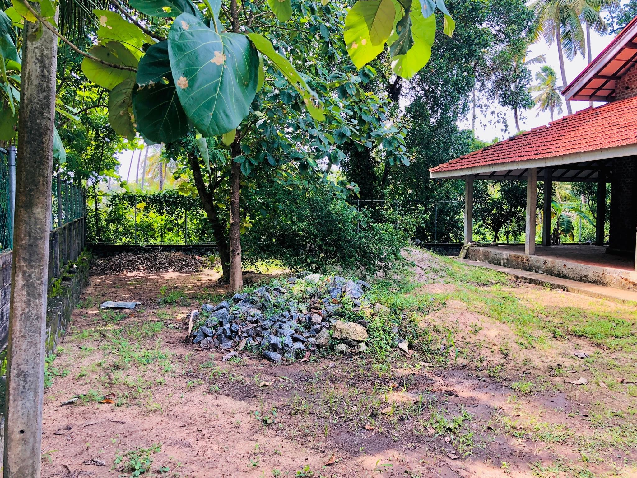 වෙන්නප්පුව ලුණුවිල පර්චස් 25ක ඉඩම සහ මෙම නිවස විකිණීමට ඇත.