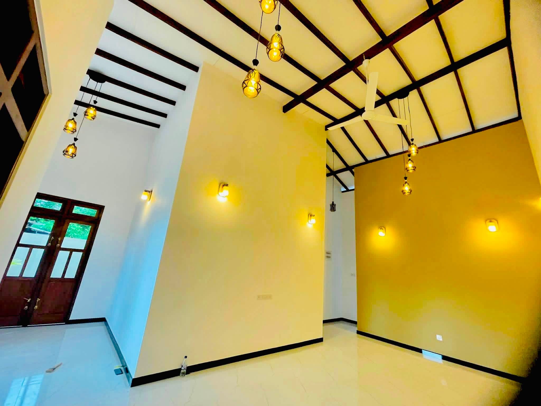 හෝමාගම කිරිවත්තුඩුව, රයිගම ආයතනය අසලින් අලංකාර නවීන නිවසක් විකිණීමට