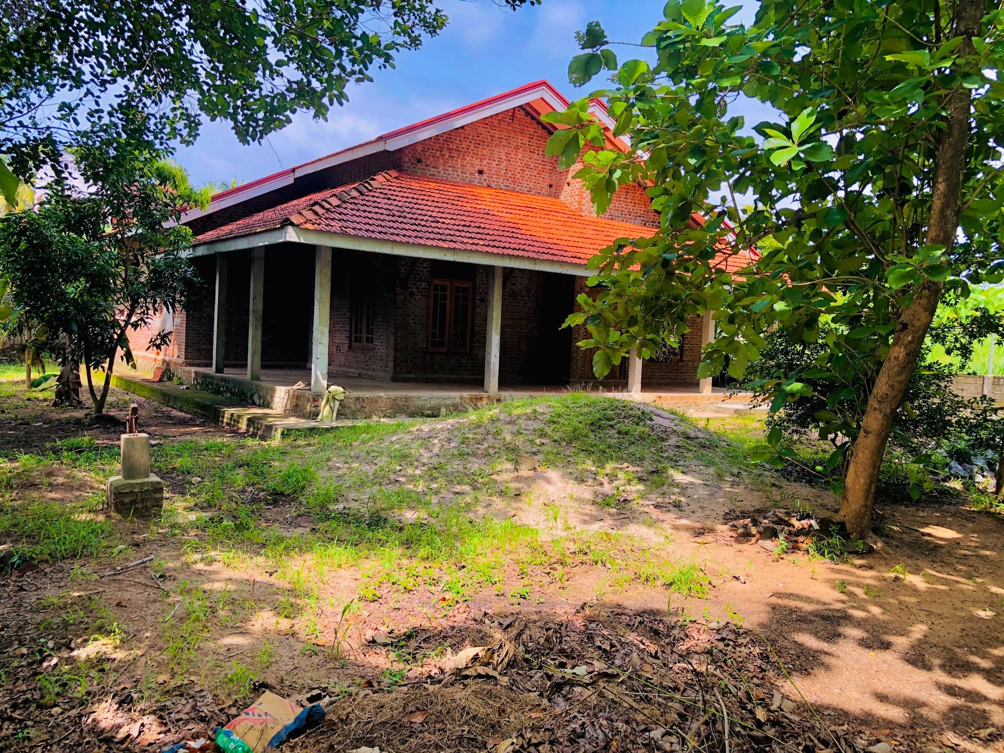 වෙන්නප්පුව ලුණුවිල පර්චස් 25ක ඉඩම සහ මෙම නිවස විකිණීමට ඇත.