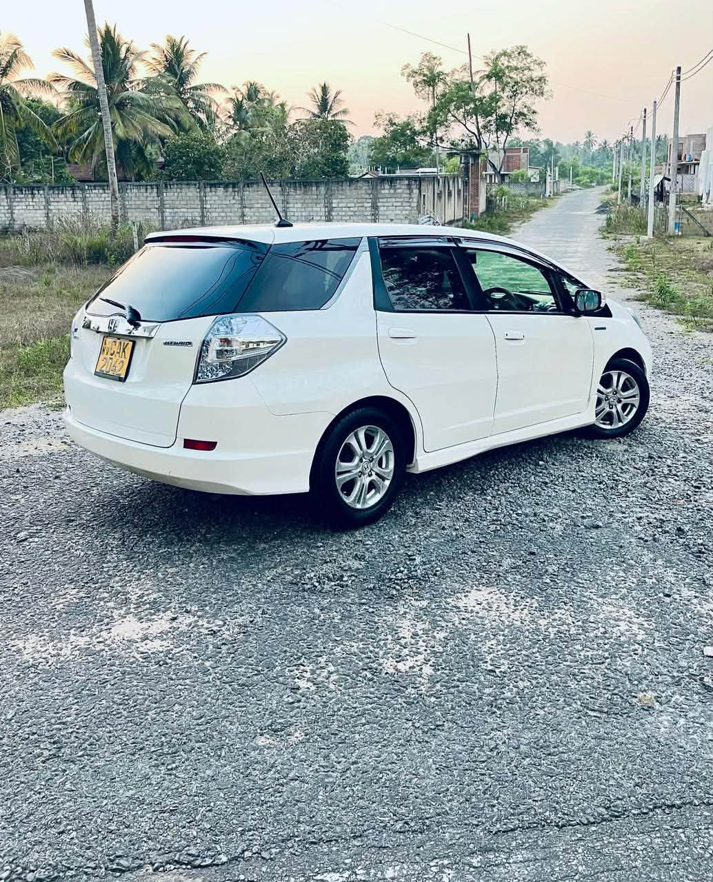 Honda Fit Shuttle 2013