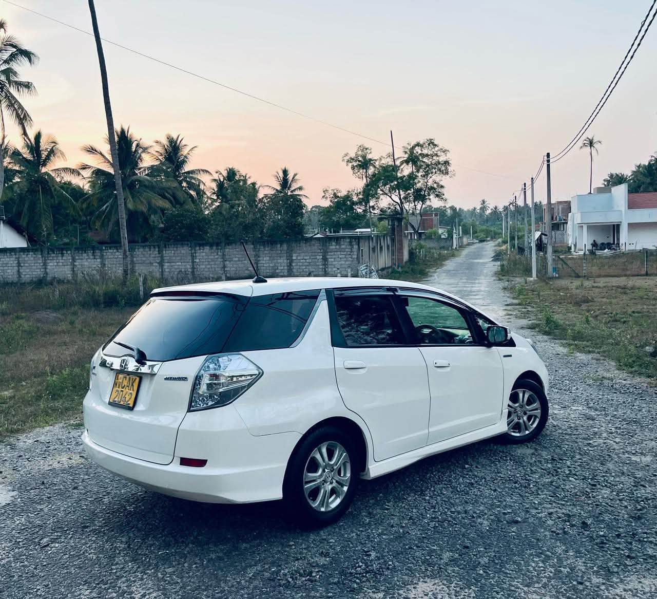 Honda Fit Shuttle 2013