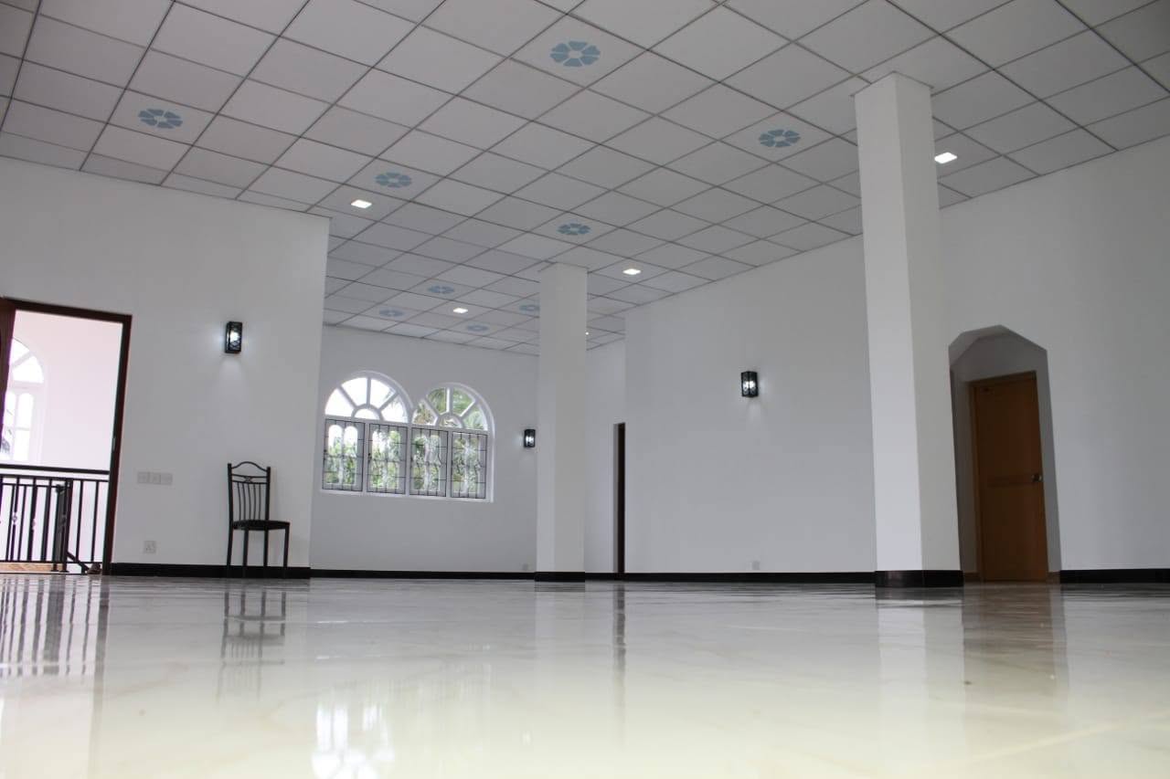 වෙන්නප්පුව නගර සීමාවෙන් කොළඹ – හලාවත ප්‍රදාන පාරට මුහුණලා වර්ග අඩි 2400 කින් යුත් දෙවන මහල