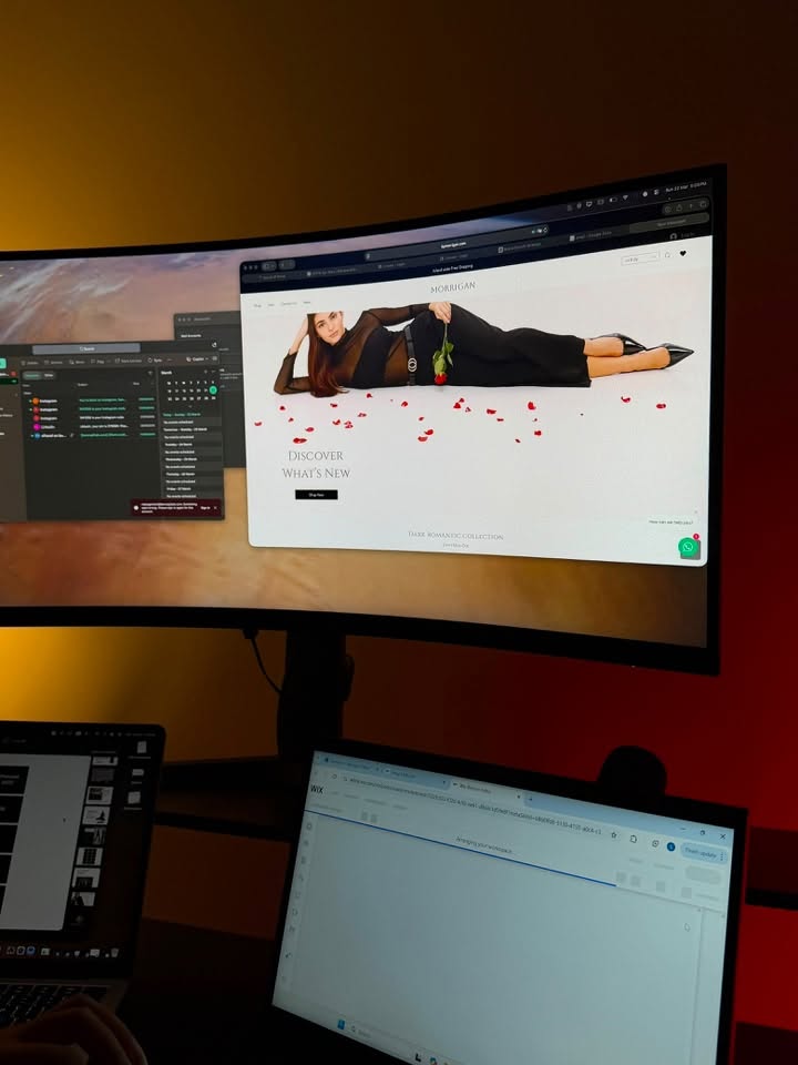 KOORUI 34″ Ultrawide Curved Gaming Monitor + FREE Table