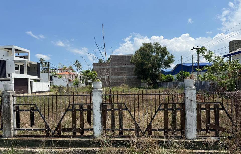 Ja-Ela ,කනුවන කිල්ස් සුපර් එක අසල ප්‍රධාන පාරට 500m…හිස් ඉඩම් කැබැල්ලක් විකිණීමට තිබේ.
