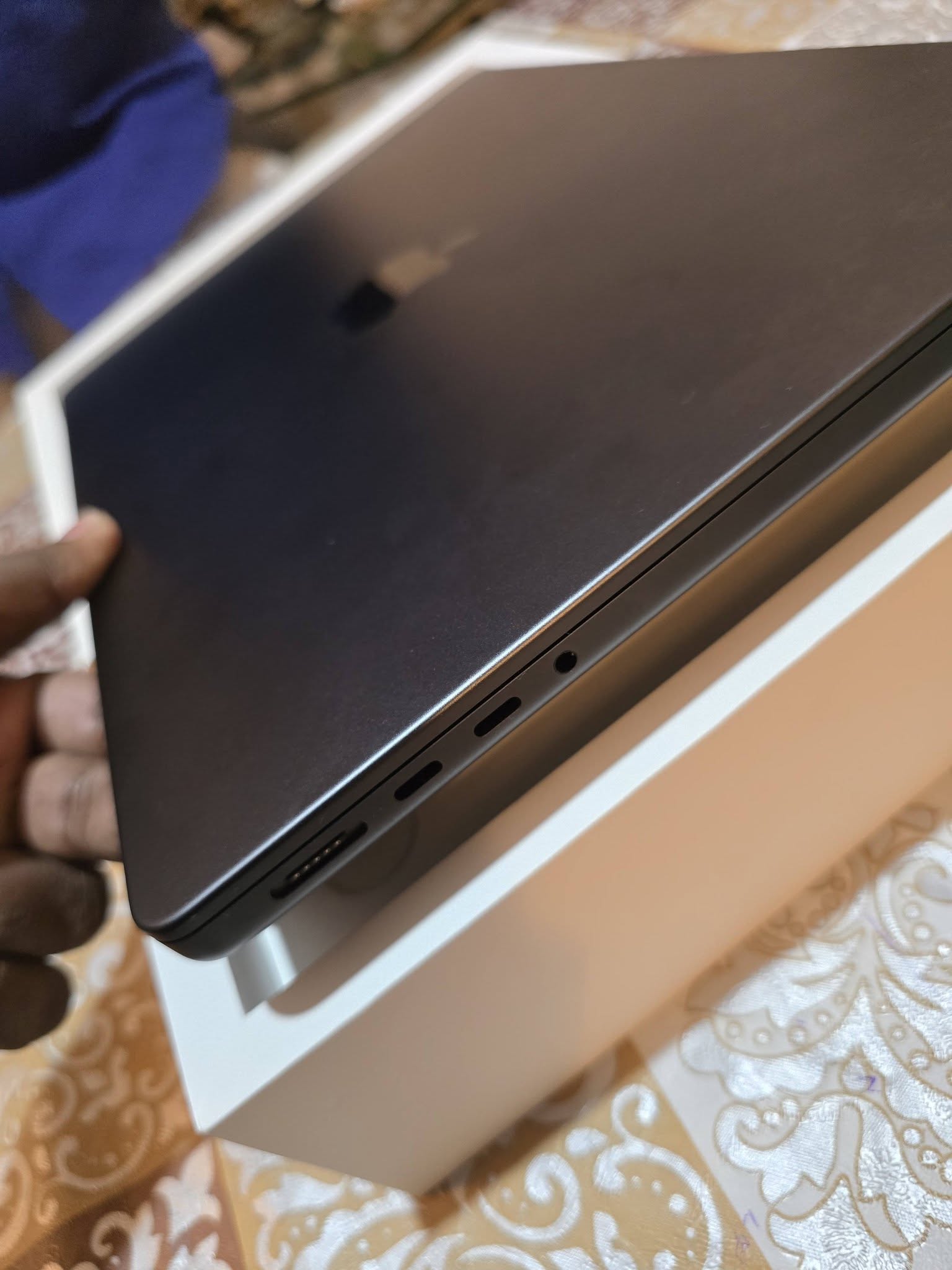 Macbook Pro M4 with warranty