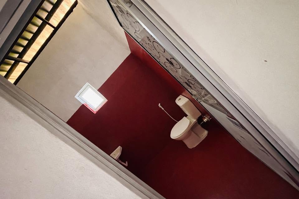 නිවසක් විකිණීමට – ලක්ශ 60 – කටුනායක ආඩිඅම්බලම