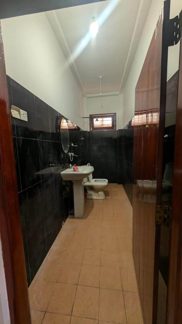 වේවැල් දෙනියෙන් ලක්ශ 105 අංග සම්පූර්ණ දෙමහල් නිවසක්.පර්චස් 13 නුවර පාරට අතේ දුරින්.