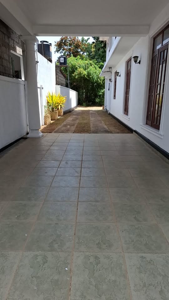 New 8 bedrooms 8 bathrooms villa for sale in negombo beach side palagathura