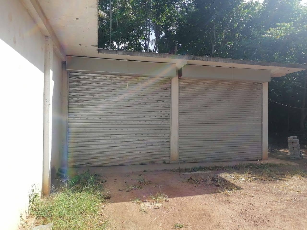 ගම්පහ,උඩුගම්පොළින් පර්චස් 55ක ඉඩම සමඟ මාසික ආදායම් ලබන ව්‍යාපාරික ගොඩනැගිල්ල විකිණීමට
