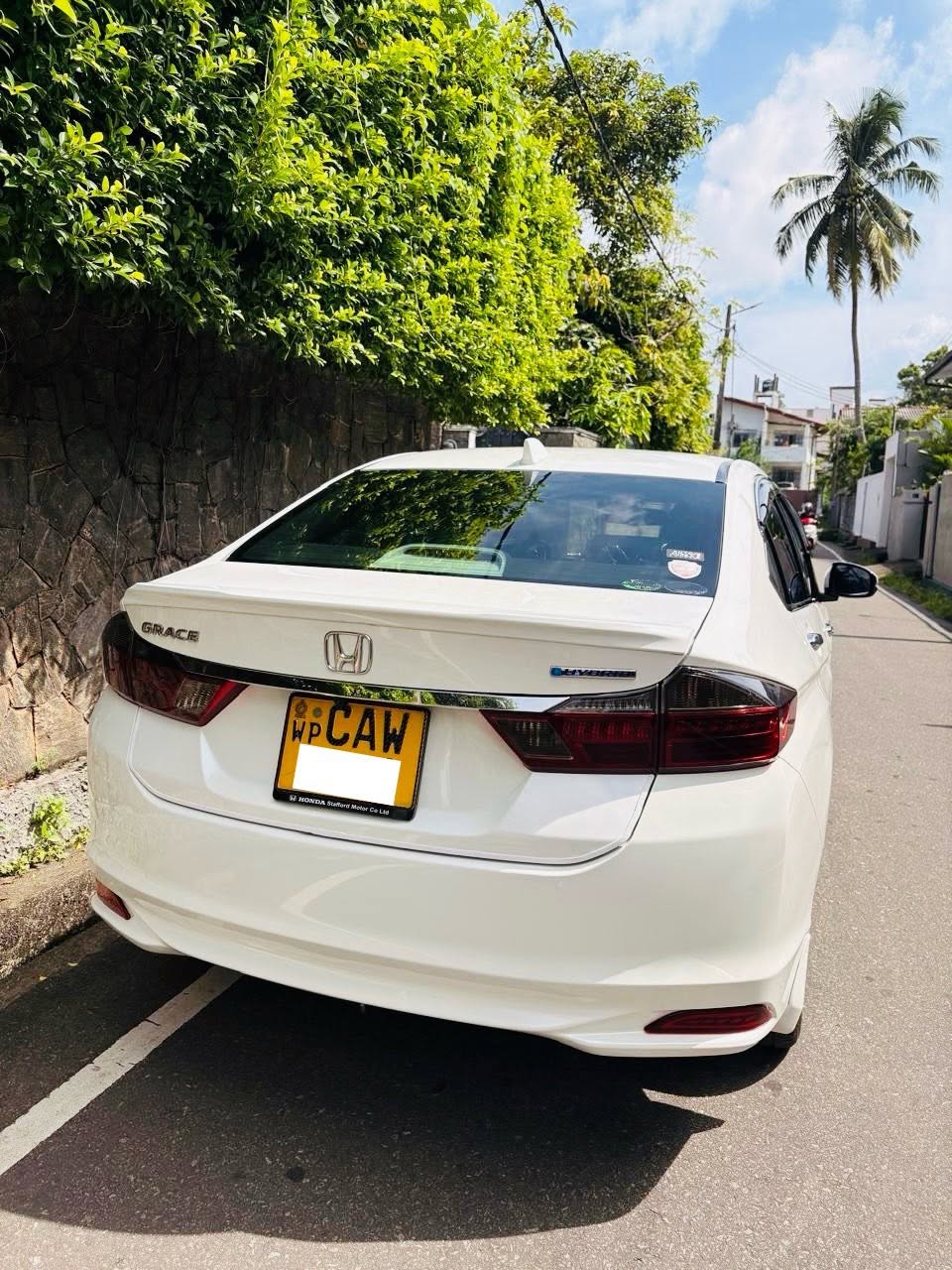 Honda Grace safety Ex Limited Edition 2017(Fully Loaded) car for sale