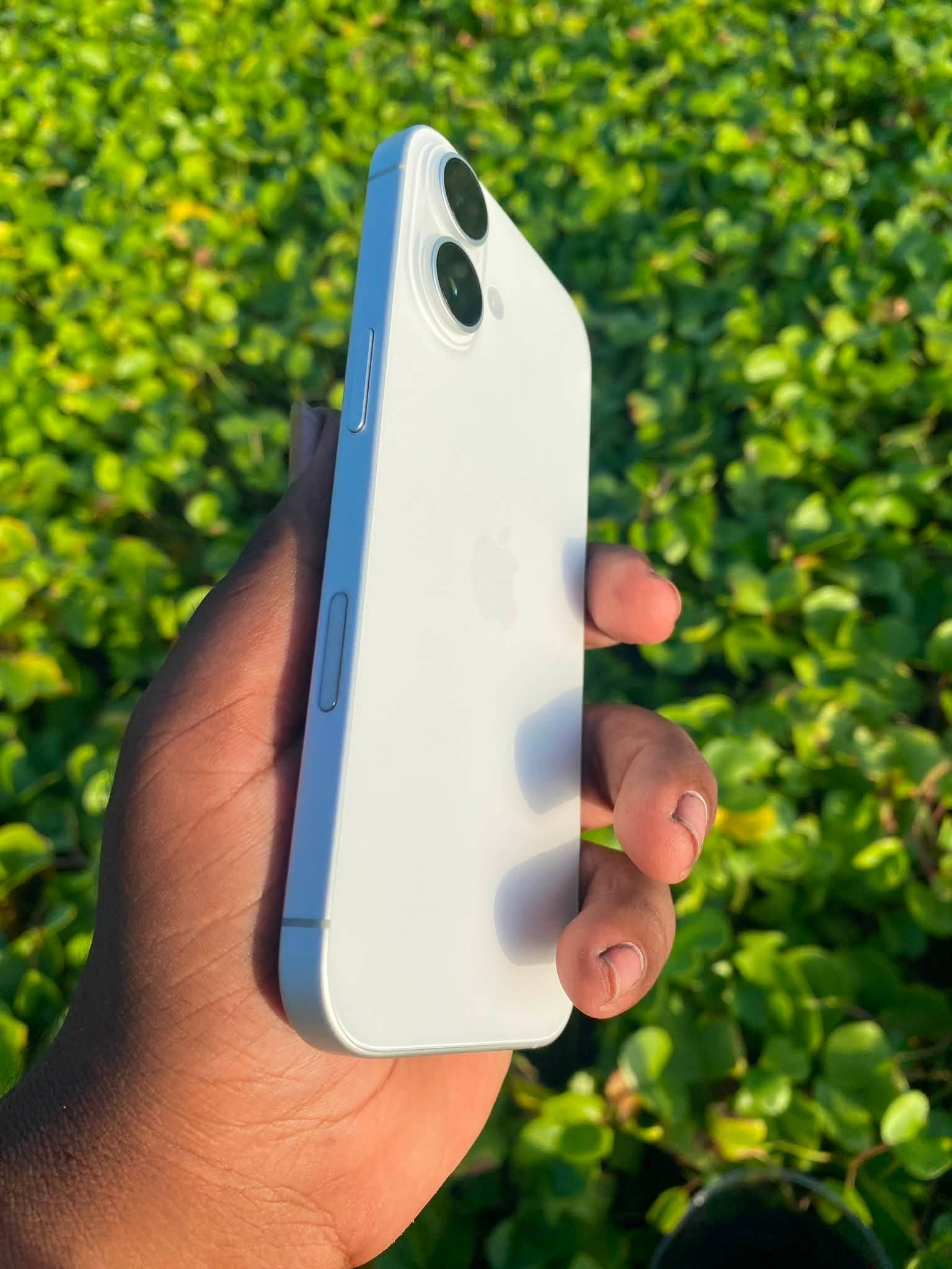 iPhone 17