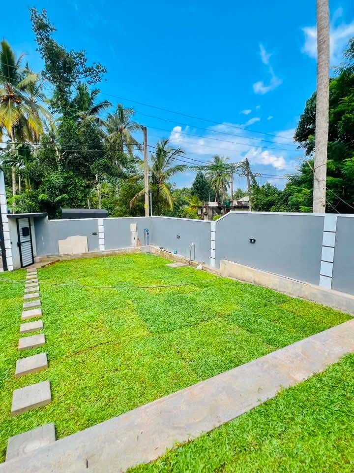 නිස්කලන්ක පරිසරයකට මුහුනලා සිහින නිවසක් සොයන ඔබට