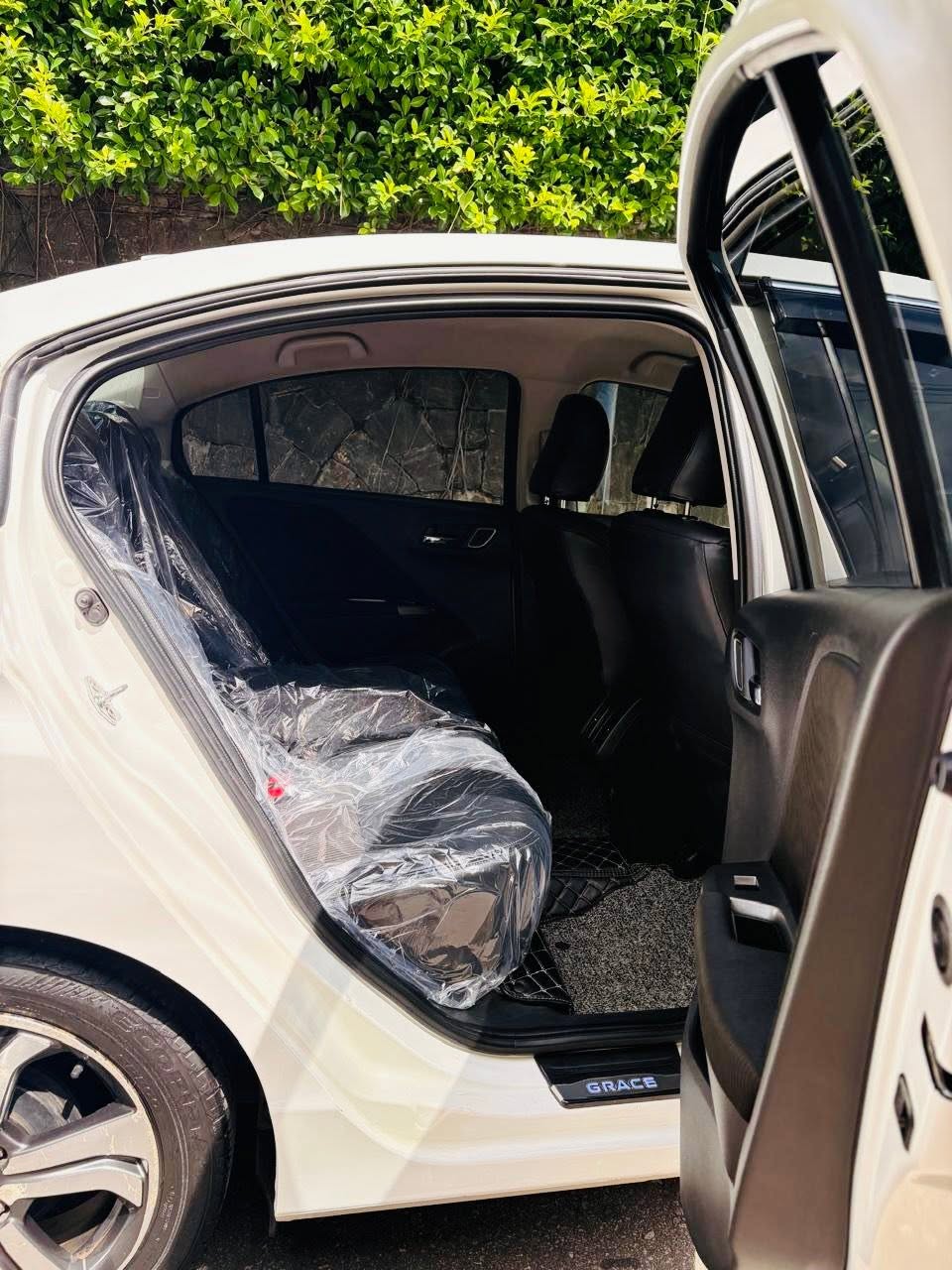 Honda Grace safety Ex Limited Edition 2017(Fully Loaded) car for sale